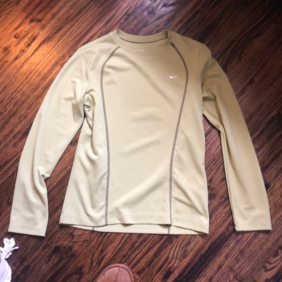 Nike Tops - Nike athletic long sleeve